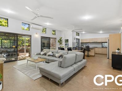 27 Holly Way East, Kalamunda WA 6076