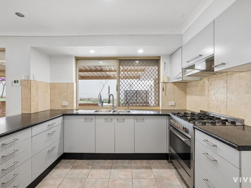 34 Williambury Drive, Yangebup WA 6164
