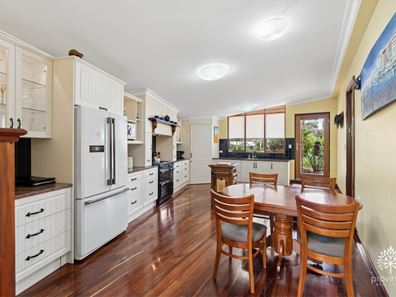 6 Graham Road, Gooseberry Hill WA 6076