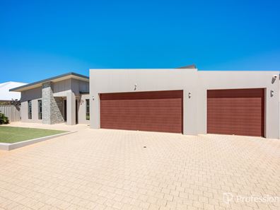 11 Essie Street, Wandina WA 6530