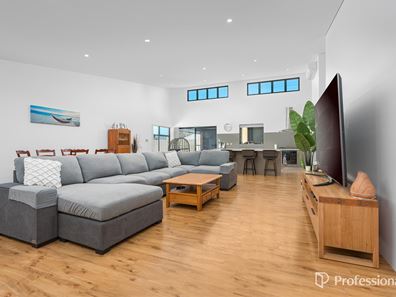11 Essie Street, Wandina WA 6530