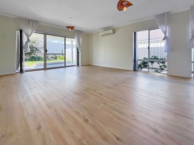 8 Tambrey Avenue, Golden Bay WA 6174