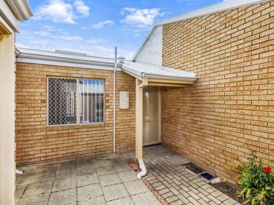 2/8 Ashford Avenue, Rockingham WA 6168