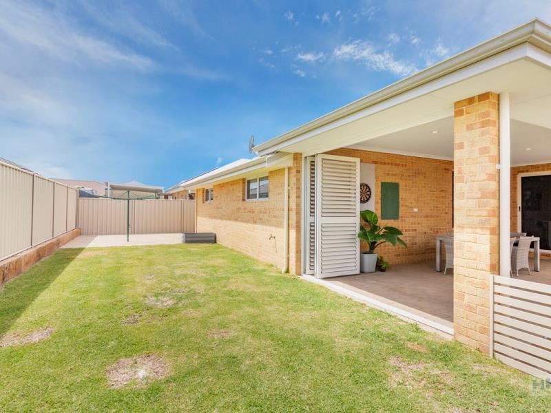 6 Arinto Court, Caversham WA 6055