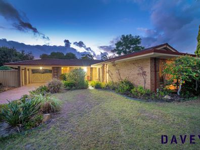 8 Coachwood Gardens, Ballajura WA 6066