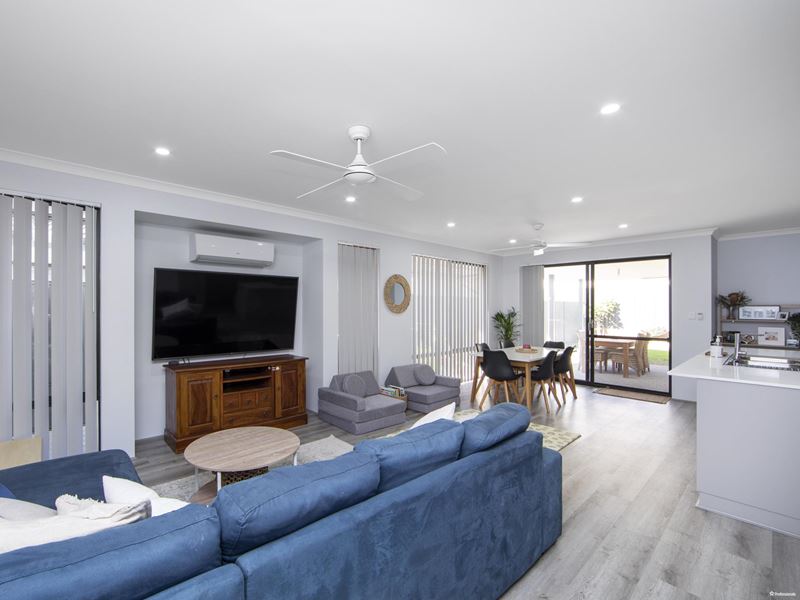 40 Claystone Loop, Piara Waters WA 6112