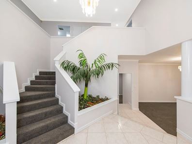 46 BELLEVIEW CRESCENT, Dianella WA 6059