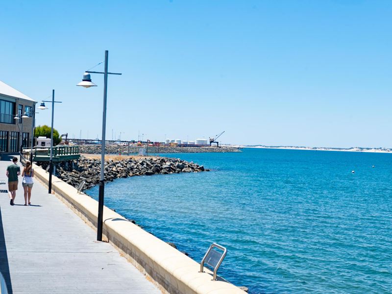 Unit 18/18 Bonnefoi Boulevarde, Bunbury WA 6230