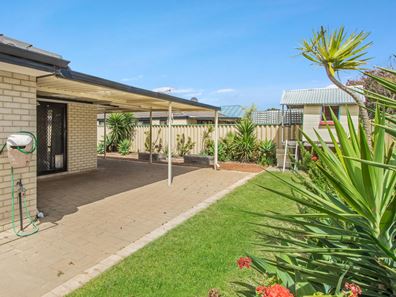 17 Carpentaria Dr, Port Kennedy WA 6172