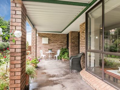 8 Twain Close, Lake Coogee WA 6166