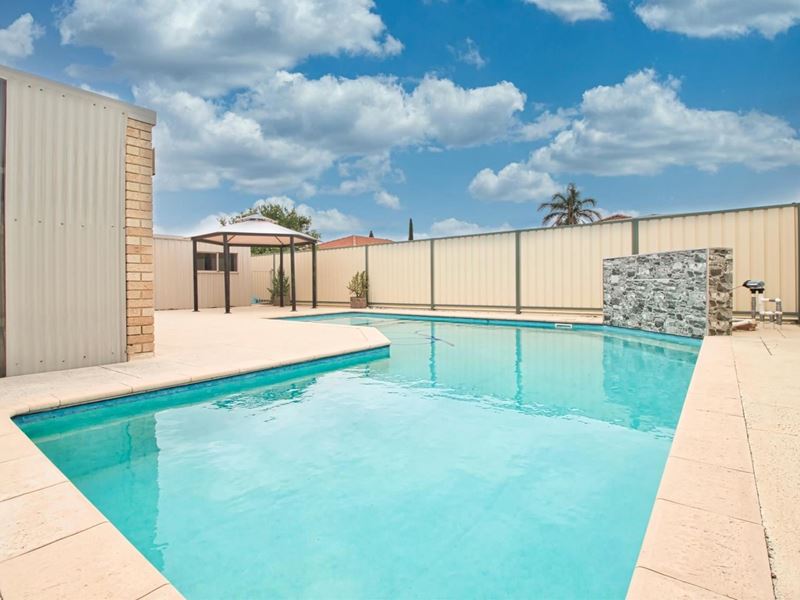 23 Mcguire Mews, Rockingham