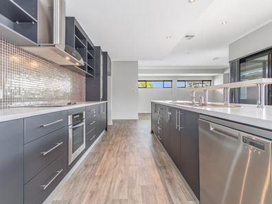 28 Trade Winds Drive, Safety Bay WA 6169