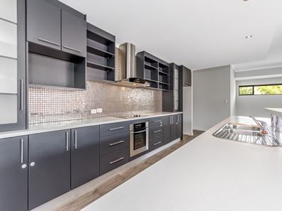28 Trade Winds Drive, Safety Bay WA 6169