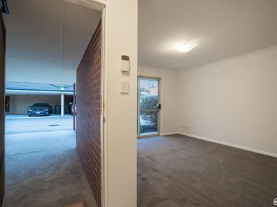 71/135 Challis Road, Seville Grove WA 6112