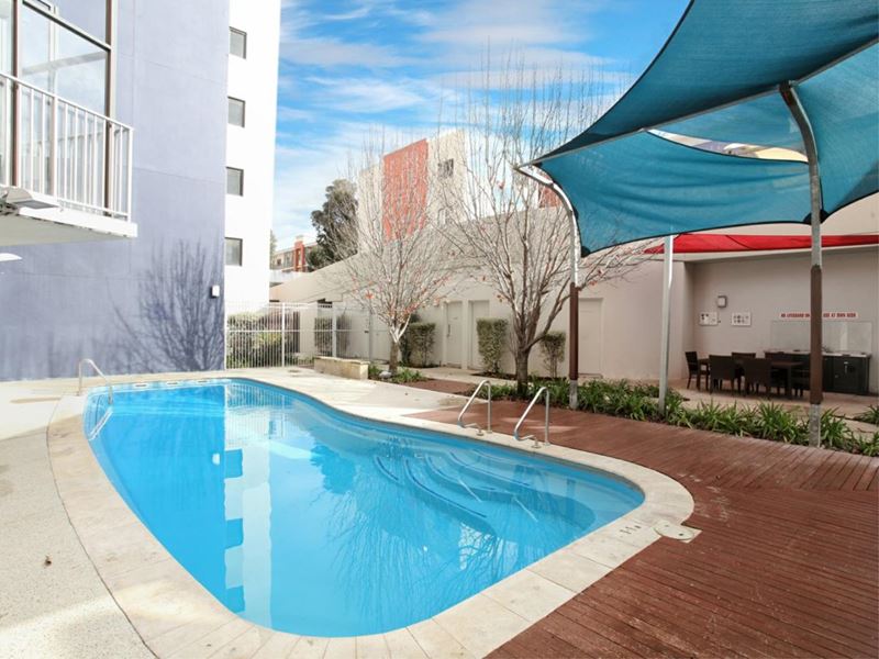 13/2 Walsh Loop, Joondalup