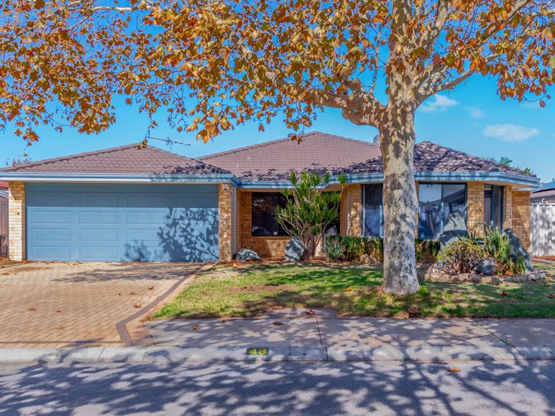 48 San Sebastian Boulevard, Port Kennedy WA 6172