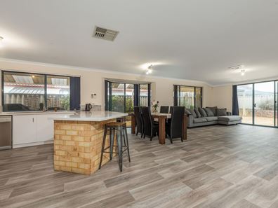 48 San Sebastian Boulevard, Port Kennedy WA 6172