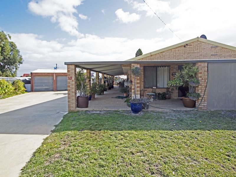 13 Tuart Street, Leeman WA 6514