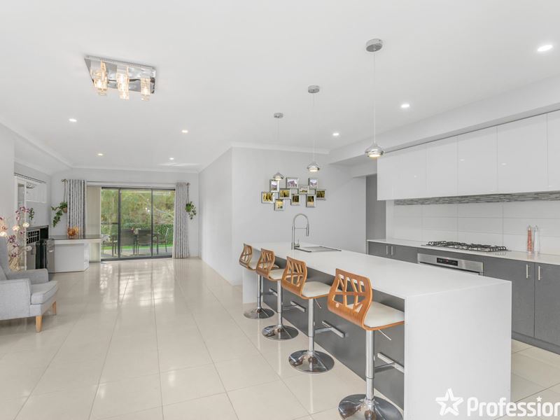 41 Bellas Circuit, Piara Waters