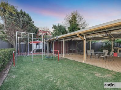 28 Jagoe Loop, Willagee WA 6156