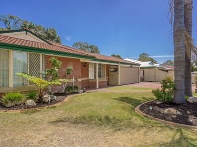 15 Sunningdale Circle, Cooloongup WA 6168