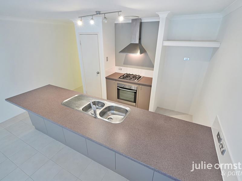 27 Joseph Banks Boulevard, Banksia Grove