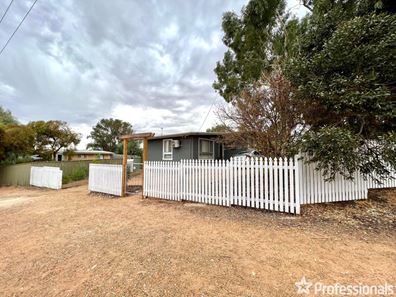 8 Barrow Street, Northam WA 6401