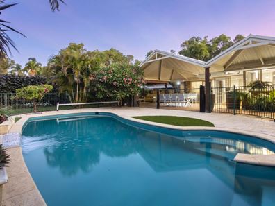 124 Tranquil Drive, Carramar WA 6031