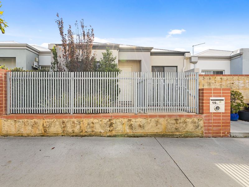 19 Perkins Drive, Clarkson