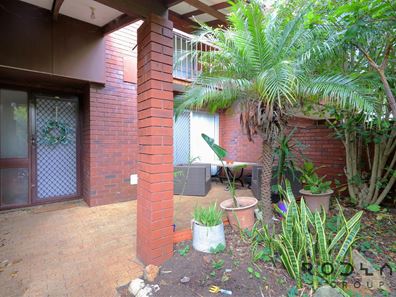 Unit 1/3 Marsh Rd, Mount Richon WA 6112