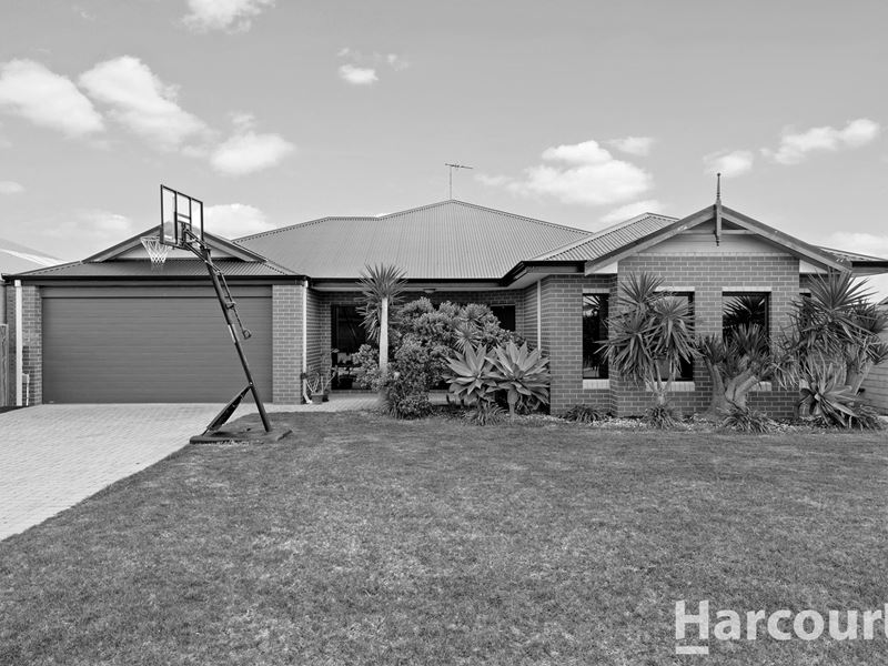 21 Marsdenia Road, Halls Head WA 6210