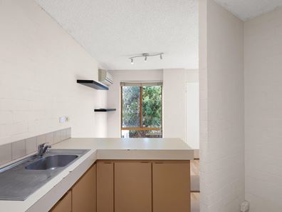 25/311 Harborne Street, Glendalough WA 6016
