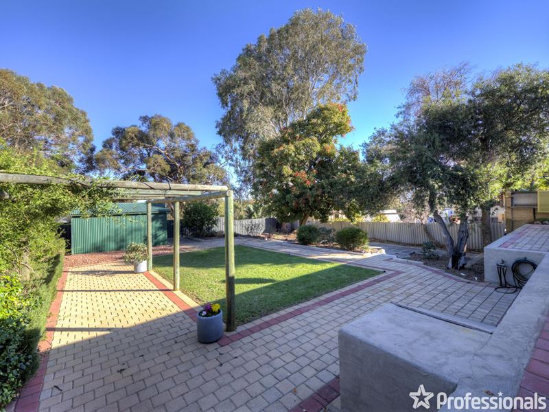 27 Weston Drive, Swan View WA 6056