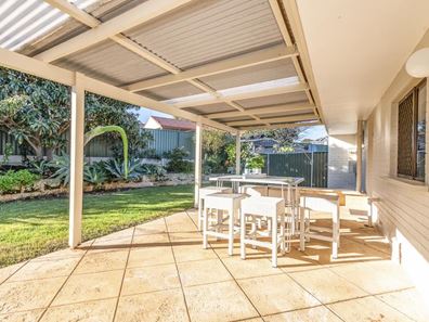 4 Caenby Close, Karrinyup WA 6018