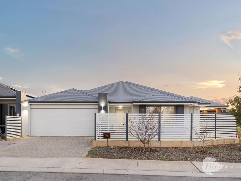 51 Alverda Parade, Aveley