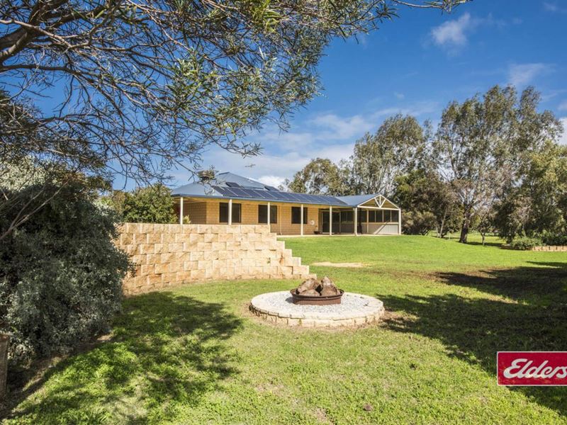 7 Horseshoe Court, Deepdale