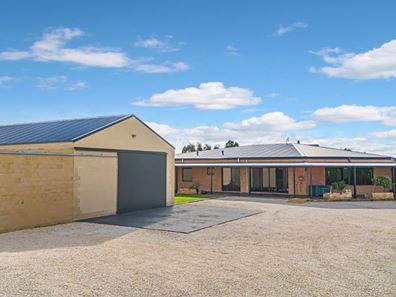 555 Riverdale Road, Cookernup WA 6219