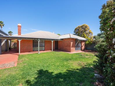 7 De Bernales Street, Hannans WA 6430