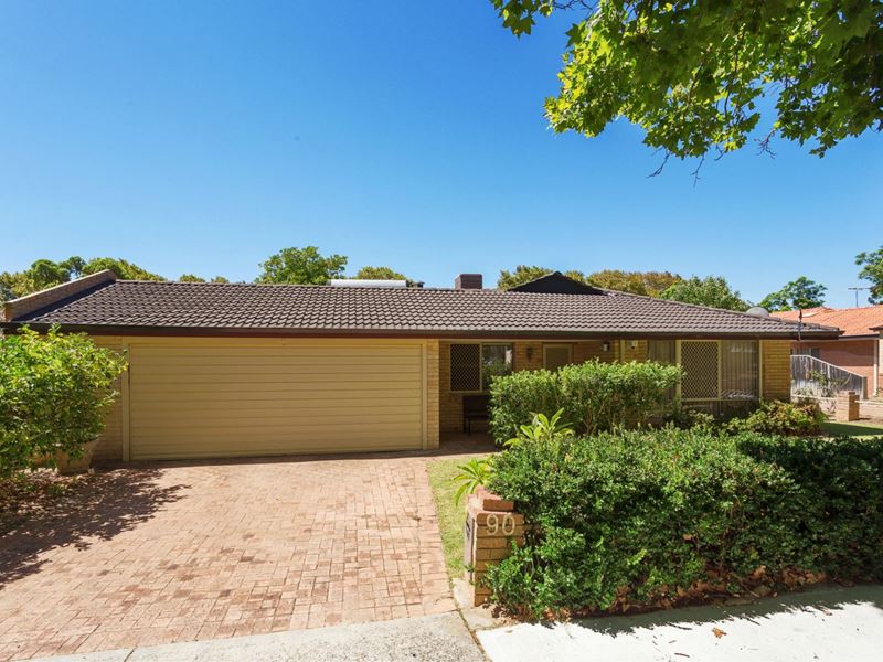 90 Kintail Road, Applecross