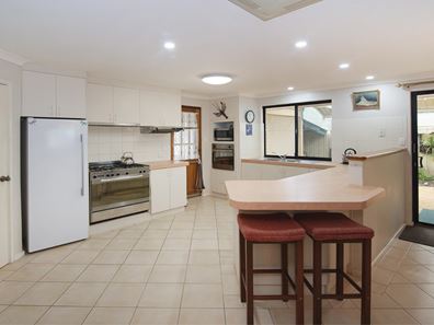 6 Kilchatten Crescent, West Busselton WA 6280