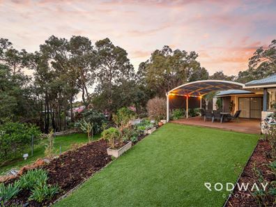 9 Dumas Dr, Bedfordale WA 6112