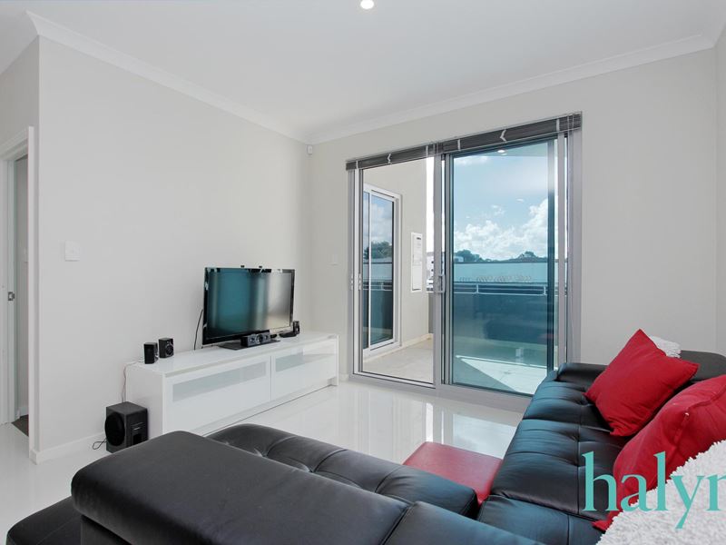 8/2 Edward Street, Perth