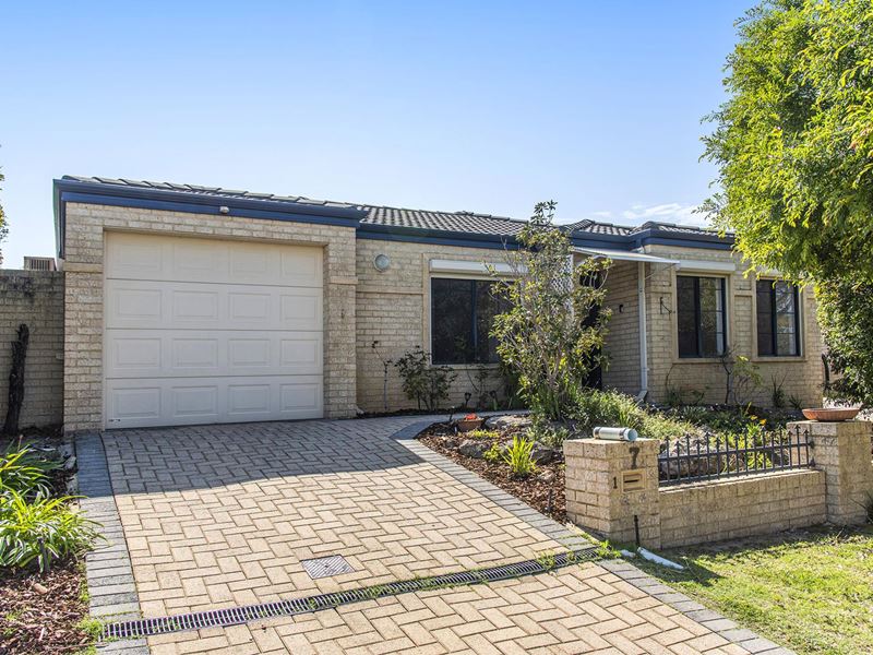 1/7 Pearl Road, Cloverdale WA 6105