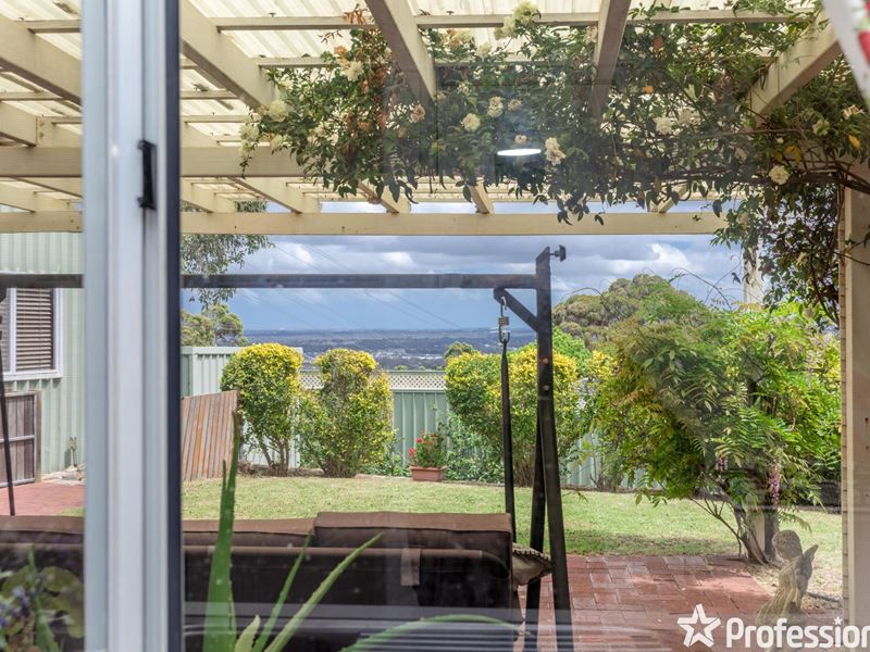 4 Hillside Road, Mount Richon WA 6112