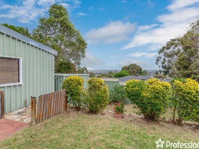 4 Hillside Road, Mount Richon WA 6112