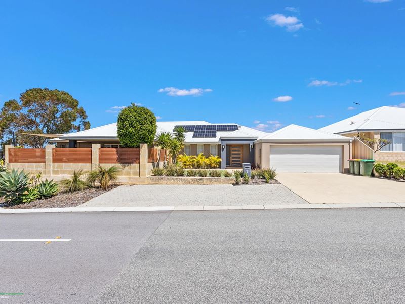 1 Plumeria Rise, Sinagra WA 6065