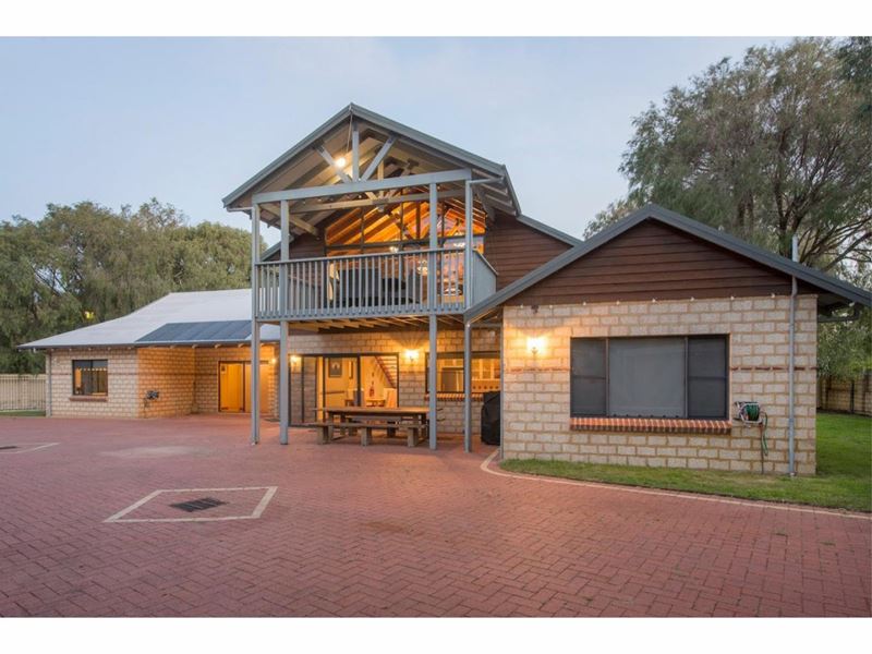 18 Robbies Close, Quindalup WA 6281