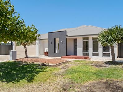 26 Cowra Turn, Aveley WA 6069