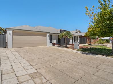 26 Cowra Turn, Aveley WA 6069
