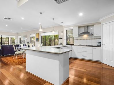 8 Serotina Lane, Aubin Grove WA 6164